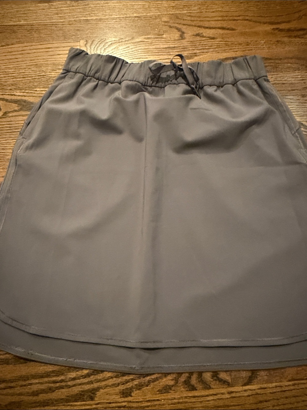 Lululemon Women's Gray Elastic-Waist Casual Skirt sz 10 like new